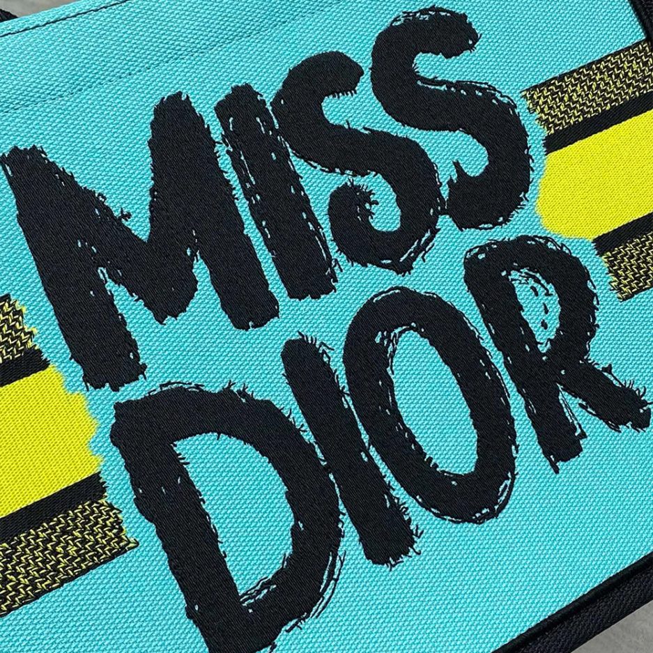 Medium D10r Book Tote