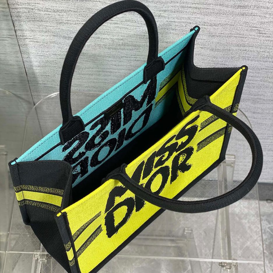 Medium D10r Book Tote
