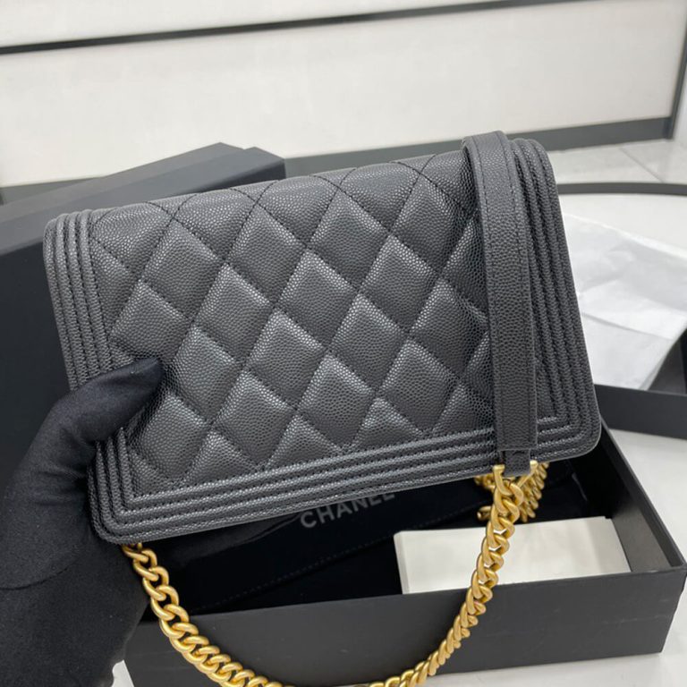 Ch**el BOY Ch**el Wallet On Chain(high-end grade)