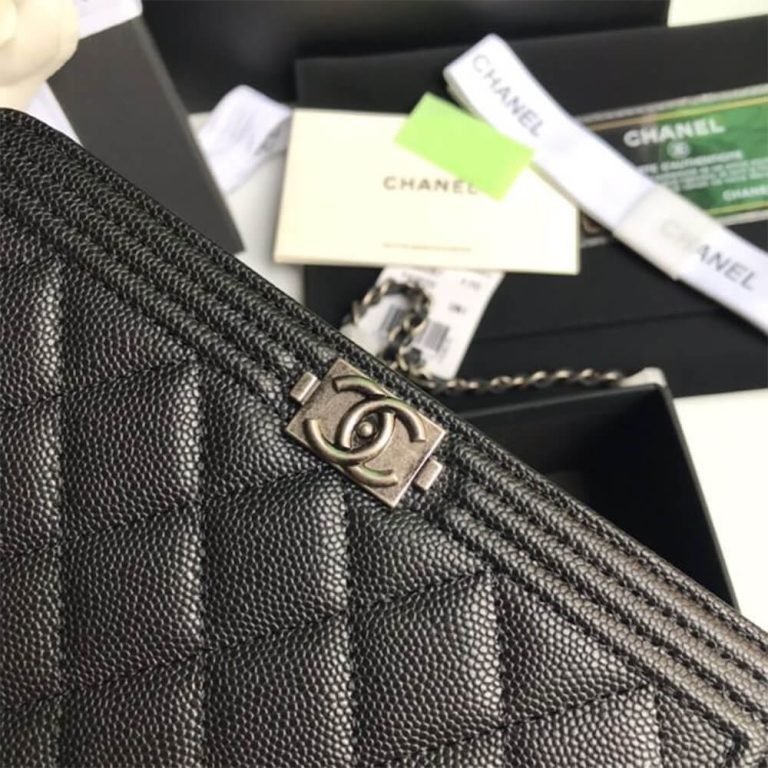 Ch**el BOY Ch**el Wallet On Chain(high-end grade)