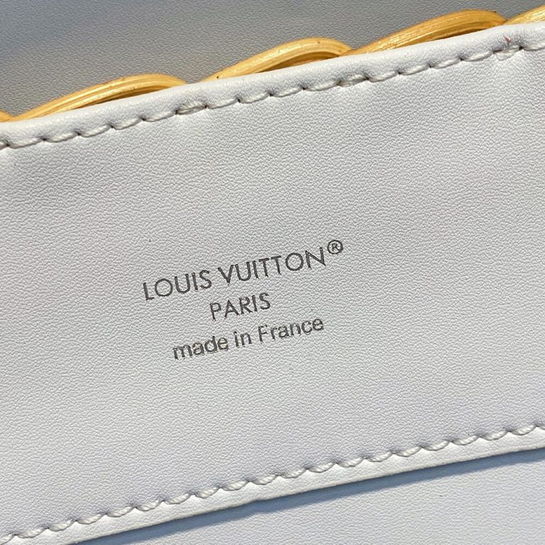 LV Capucines BB(HIGH-END GRADE)